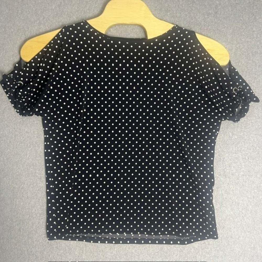DKNY Women's Cold Shoulder Top Black & White Polka Dot Blouse Size Medium‎